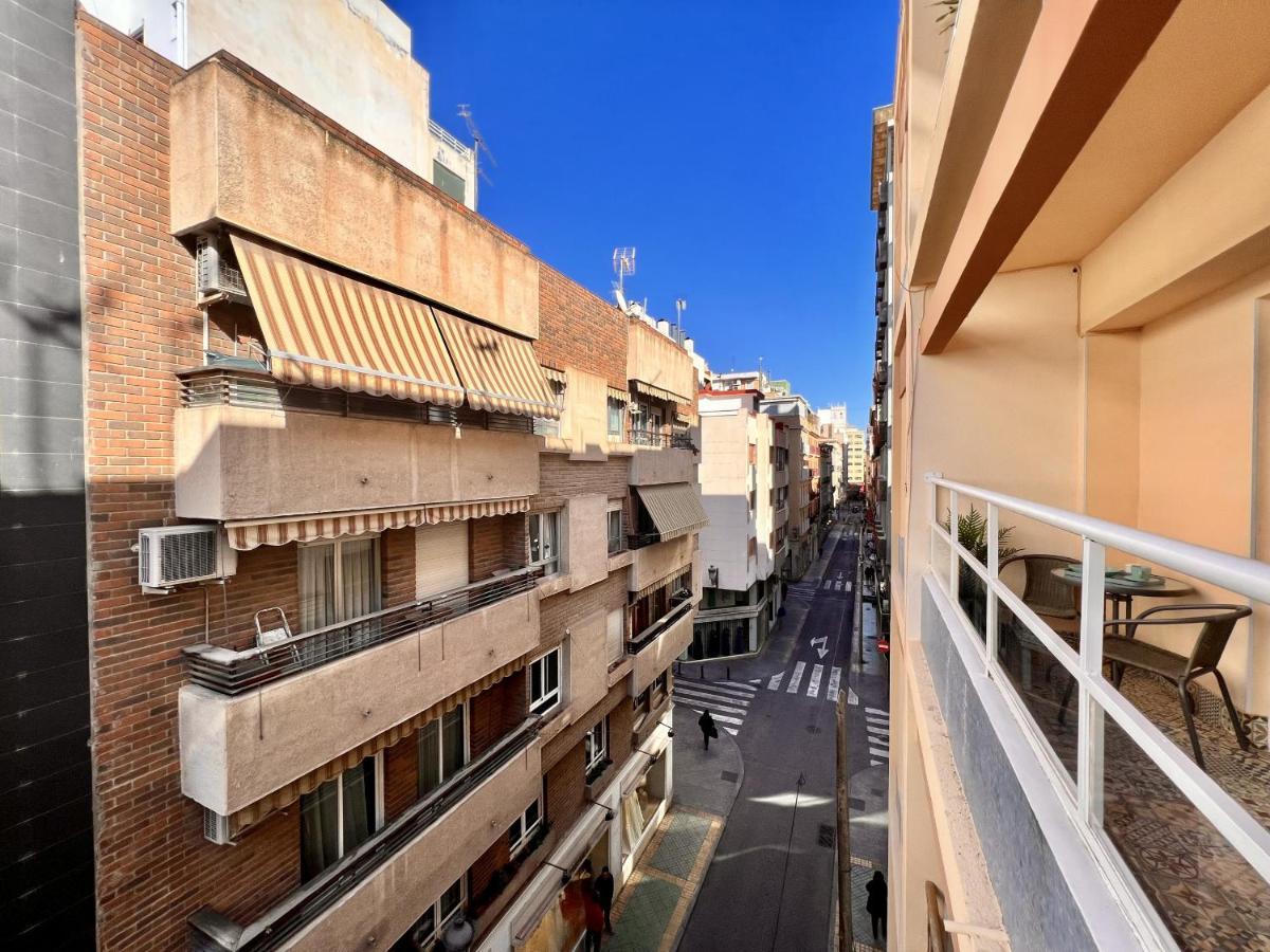Downtown Apartment By United Renters อาลิกันเต ภายนอก รูปภาพ