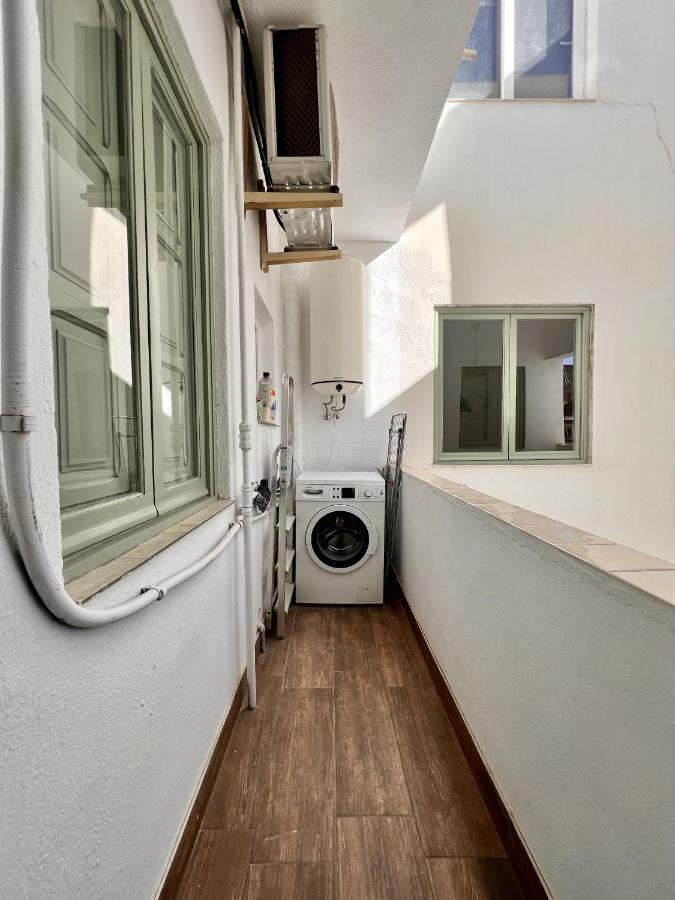 Downtown Apartment By United Renters อาลิกันเต ภายนอก รูปภาพ